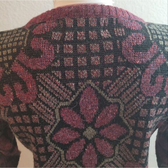 VINTAGE MICHO Wool Blend Floral Sweater - Picture 6 of 10